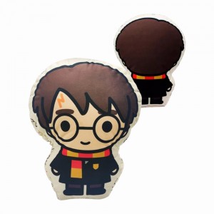 ALMOFADA FORMATO HARRY POTTER EM FIBRA DE POLIÉSTER REF: 10064282 ALMOFADA FORMATO HARRY POTTER EM FIBRA DE POLIÉSTER REF: 10064282