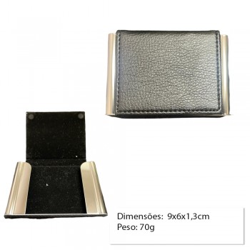 PORTA CARTÃO EM METAL E COURO SINTÉTICO. PORTA CARTÃO EM METAL E COURO SINTÉTICO.
