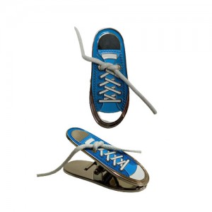 IMÃ DE GELADEIRA MODELO: TÊNIS AZUL. TAM: 2.4X2X5CM IMÃ DE GELADEIRA MODELO: TÊNIS AZUL. TAM: 2.4X2X5CM