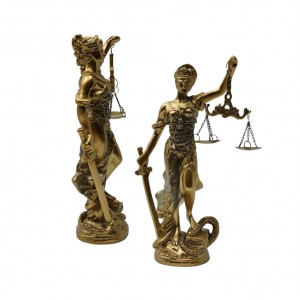 ENFEITE DE MESA EM RESINA MODELO DAMA DA JUSTIÇA 19CM  REF: AP8878