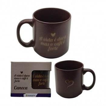 CANECA MINI TINA MODELO A VIDA E DURA MAIS O CAFÉ É FORTE EM CERÂMICA 100ML REF: 10025862 CANECA MINI TINA MODELO A VIDA E DURA MAIS O CAFÉ É FORTE EM CERÂMICA 100ML REF: 10025862