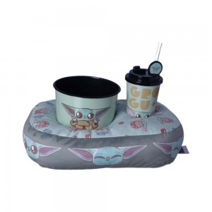 KIT ALMOFADA E BALDE DE PIPOCA SUEDE BABY YODA EM POLIÉSTER REF: 10065184 KIT ALMOFADA E BALDE DE PIPOCA SUEDE BABY YODA EM POLIÉSTER REF: 10065184