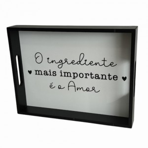 BANDEJA DECORATIVA COM FRASES EM MADEIRA REF: 2596 BANDEJA DECORATIVA COM FRASES EM MADEIRA REF: 2596