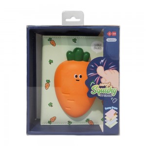 CADERNO COM CAPA SQUISHY MODELO CENOURA COM 128 FOLHAS REF: APIG6042