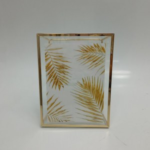 PORTA RETRATO DOURADO 15X20CM REF: 4522