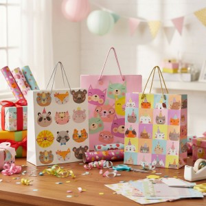 SACOLA PARA PRESENTES EM PAPEL REF: 5876 SACOLA PARA PRESENTES EM PAPEL REF: 5876