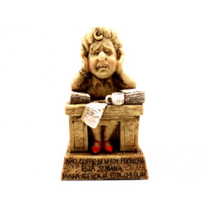 BONECO DE RESINA C/ FRASE. TAM:7.2X6.2X13.3CM BONECO DE RESINA C/ FRASE. TAM:7.2X6.2X13.3CM