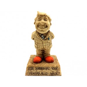 BONECO DE RESINA C/ FRASE. TAM:7.2x6.0x13.0CM BONECO DE RESINA C/ FRASE. TAM:7.2x6.0x13.0CM