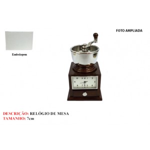 MOEDOR DE CAFE EM MINIATURA C/ RELÓGIO. TAM: 5X5X8.5CM MOEDOR DE CAFE EM MINIATURA C/ RELÓGIO. TAM: 5X5X8.5CM