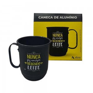 CANECA MODELO NUCA FIZ AMIGOS BEBENDO LEITE EM ALUMÍNIO 500ML REF: 804006 CANECA MODELO NUCA FIZ AMIGOS BEBENDO LEITE EM ALUMÍNIO 500ML REF: 804006