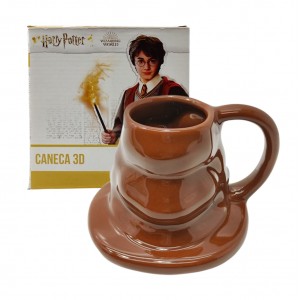 CANECA 3D EM PORCELANA MODELO CHAPÉU SELETOR 350ML  REF: 10024667 CANECA 3D EM PORCELANA MODELO CHAPÉU SELETOR 350ML  REF: 10024667