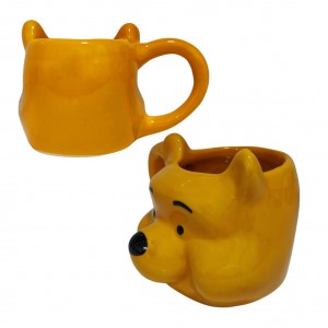CANECA 3D MODELO URSINHO POOH EM PORCELANA 500ML REF: 10024889 CANECA 3D MODELO URSINHO POOH EM PORCELANA 500ML REF: 10024889