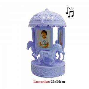 CARROSSEL MUSICAL COM PORTA JOIAS E FOTOS COR LILÁS REF: 7459
