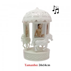 CARROSSEL MUSICAL COM PORTA JOIAS E FOTOS COR BRANCA REF: 7459 CARROSSEL MUSICAL COM PORTA JOIAS E FOTOS COR BRANCA REF: 7459