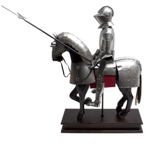 ENFEITE DECORATIVO CAVALO COM ARMADURA REF:PFL16304W ENFEITE DECORATIVO CAVALO COM ARMADURA REF:PFL16304W