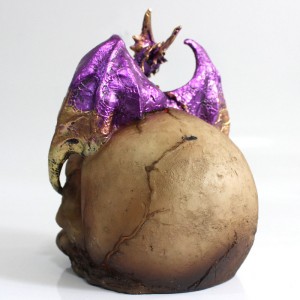 DRAGÃO COM CAVEIRA DECORATIVA EM RESINA REF: PW170011-11