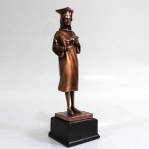 ENFEITE DECORATIVO EM RESINA