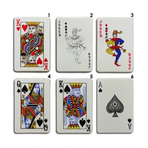 ISQUEIRO RECARREGÁVEL MODELO CARTAS EM METAL  REF: 99352Z ISQUEIRO RECARREGÁVEL MODELO CARTAS EM METAL  REF: 99352Z