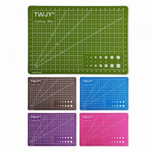 BASE DE CORTE COLORIDA EM PLÁSTICO 13X20CM REF: APTBA5