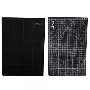 BASE EM PLASTICO PVC BORRACHA 90x60cm PRETO