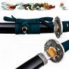 KATANA DECORATIVA DE METAL COM LÂMINA SEM CORTE E SUPORTE DE MADEIRA REF: PFL22970