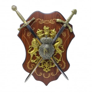 ESPADAS MEDIEVAIS COM SUPORTE PARA PAREDE  REF: PFL22242