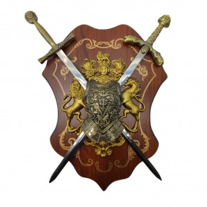 ESPADAS MEDIEVAIS COM SUPORTE PARA PAREDE  REF: PFL22244