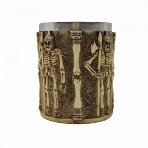 CANECA MEDIEVAL MODELO CAVEIRA RESINA E INOX 400ML REF: 2008B CANECA MEDIEVAL MODELO CAVEIRA RESINA E INOX 400ML REF: 2008B