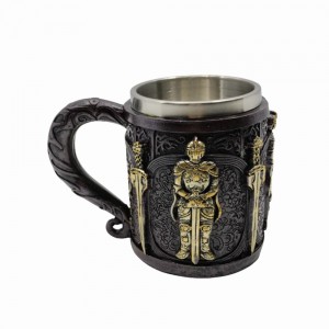 CANECA MEDIEVAL MODELO SOLDADO RESINA E INOX 400ML REF: 220043B CANECA MEDIEVAL MODELO SOLDADO RESINA E INOX 400ML REF: 220043B