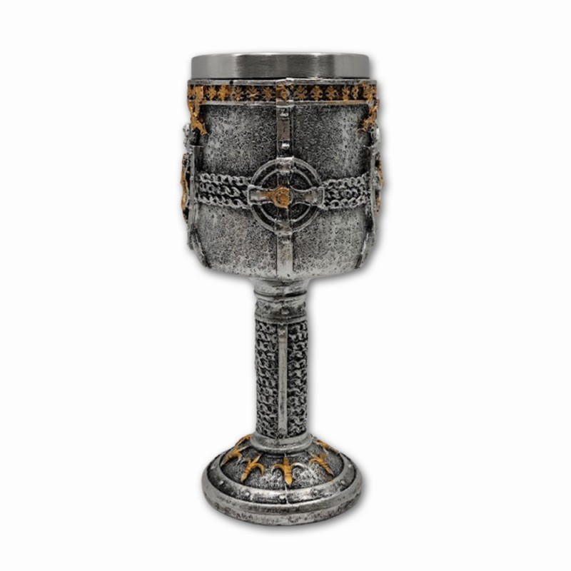 TAÇA MEDIEVAL MODELO ESCUDO E ESPADAS EM RESINA 180ML REF: 220036A