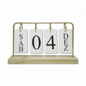 CALENDÁRIO DECORATIVO COM ARGOLAS EM MADEIRA REF: AP6818-54G CALENDÁRIO DECORATIVO COM ARGOLAS EM MADEIRA REF: AP6818-54G