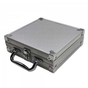 JOGO POKER EM MALETA DE ALUMÍNIO 100 FICHAS E 2 BARALHOS REF: APYYPS101 JOGO POKER EM MALETA DE ALUMÍNIO 100 FICHAS E 2 BARALHOS REF: APYYPS101