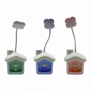 LUMINÁRIA DE MESA MODELO CASA COM CABO USB EM PLÁSTICO REF: APBH16859 LUMINÁRIA DE MESA MODELO CASA COM CABO USB EM PLÁSTICO REF: APBH16859