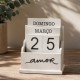 CALENDÁRIO DECORATIVO DE MESA DE MADEIRA REF: APRL002