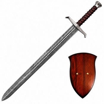 ESPADA DECORATIVA DE METAL COM LÂMINA SEM CORTE E SUPORTE DE MADEIRA REF: PFL18909