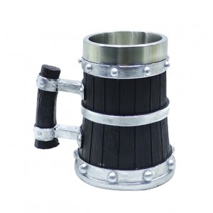 CANECA COM ALÇA MODELO BARRIL 600ML EM METAL INOX E REVESTIDA DE RESINA DE PVC REF: AP230094