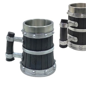 CANECA COM ALÇA MODELO BARRIL 600ML EM METAL INOX E REVESTIDA DE RESINA DE PVC REF: AP230094