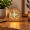 LUMINÁRIA DECORATIVA DE MADEIRA E VIDRO VIA CABO USB MODELO MEDALHA DE SÃO BENTO REF: AP7814YT-6FW LUMINÁRIA DECORATIVA DE MADEIRA E VIDRO VIA CABO USB MODELO MEDALHA DE SÃO BENTO REF: AP7814YT-6FW