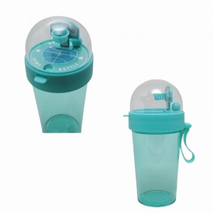 COPO COM TAMPA DIVERTIDO EM PLASTICO 420ML REF: HG56666 COPO COM TAMPA DIVERTIDO EM PLASTICO 420ML REF: HG56666