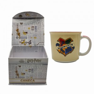 CANECA MODELO HOGWARTS EM CERÂMICA 350ML REF: 10025539 CANECA MODELO HOGWARTS EM CERÂMICA 350ML REF: 10025539