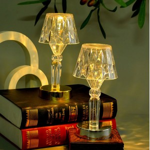 ABAJUR LUMINÁRIA DE MESA EM PLÁSTICO  REF: SK-030