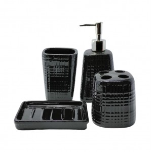 CONJUNTO PARA BANHEIRO COM 4 PEÇAS EM PORCELANA  REF: DW29108 CONJUNTO PARA BANHEIRO COM 4 PEÇAS EM PORCELANA  REF: DW29108