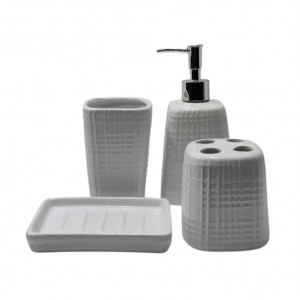 CONJUNTO PARA BANHEIRO COM 4 PEÇAS EM PORCELANA  REF: DW29108 CONJUNTO PARA BANHEIRO COM 4 PEÇAS EM PORCELANA  REF: DW29108