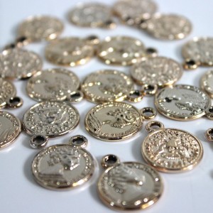 PACOTE C/25 PINGENTES PACOTE C/25 PINGENTES