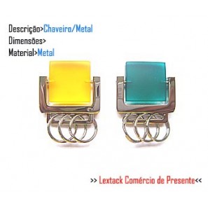 CHAVEIRO EM METAL. TAM: 7x7x1CM