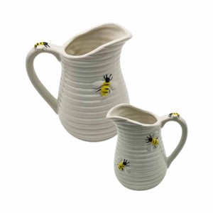 JARRA MODELO ABELHA EM PORCELANA 800ML REF: JARR048 JARRA MODELO ABELHA EM PORCELANA 800ML REF: JARR048
